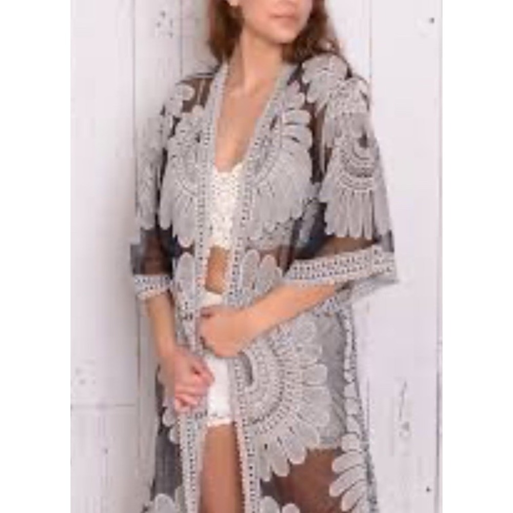 Kimono Women's Small Sheer Lace  Duster Boho Festival Aztec Cover-Up/lingerie